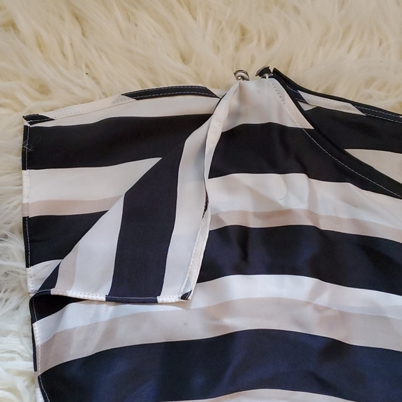 Top - Picture 4 of 4